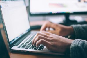 LLM活用で業務自動化とDXを進める最新AI導入術