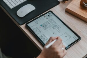 無料画像生成AIの活用術と導入のポイントは？