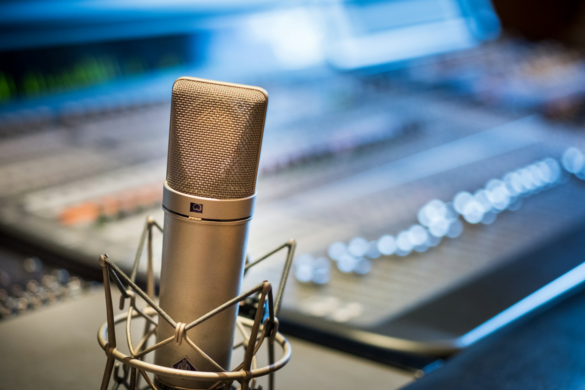 生成AIで声優の未来はどうなる？最新事例を解説