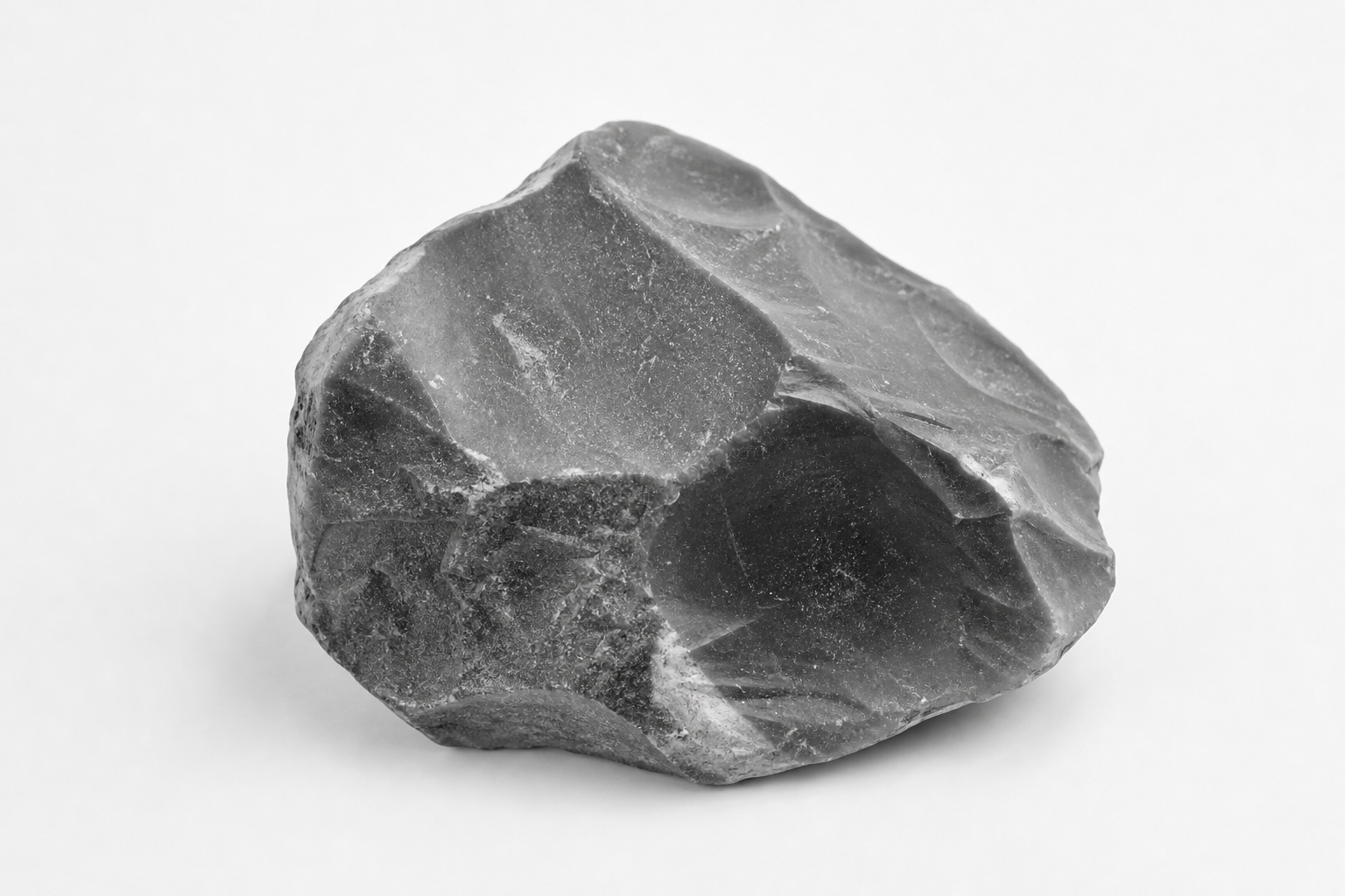 Recursive「Flint」とは。AIが作ったAIがノートPCで動く理由